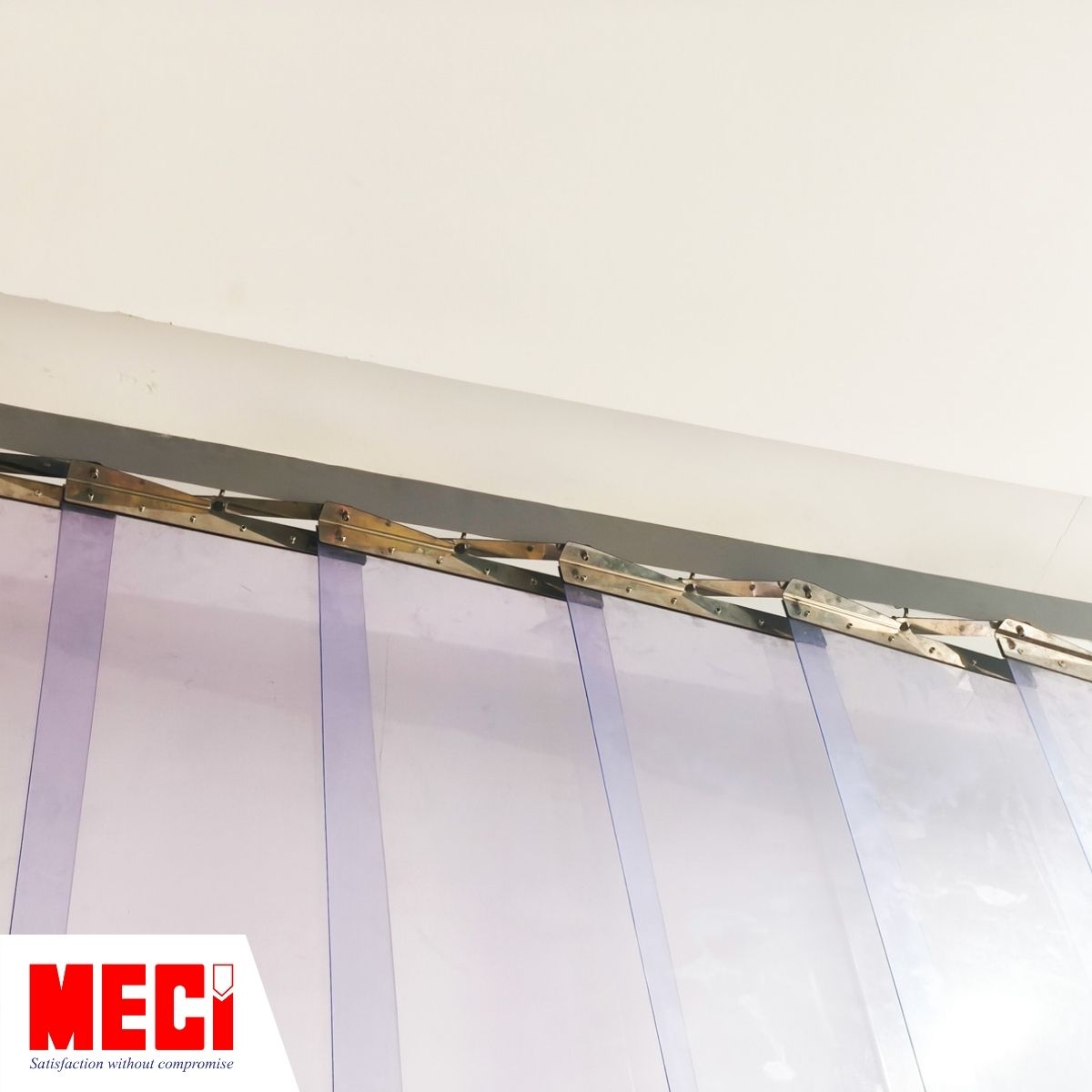 Cận cảnh phụ kiện rèm nhựa pvc xếp xoay