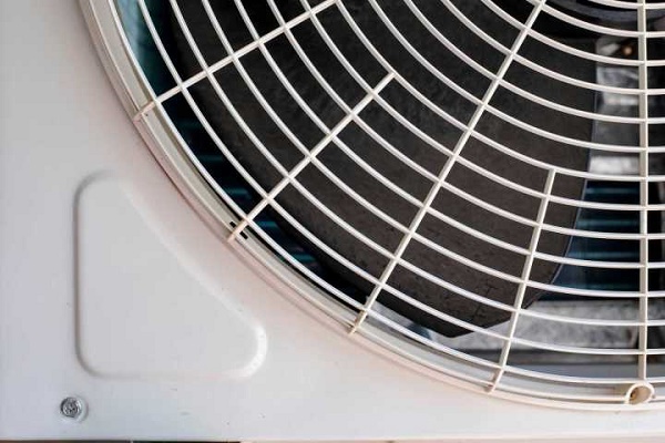 Vị trí ốc cần tháo để gỡ cánh quạt
