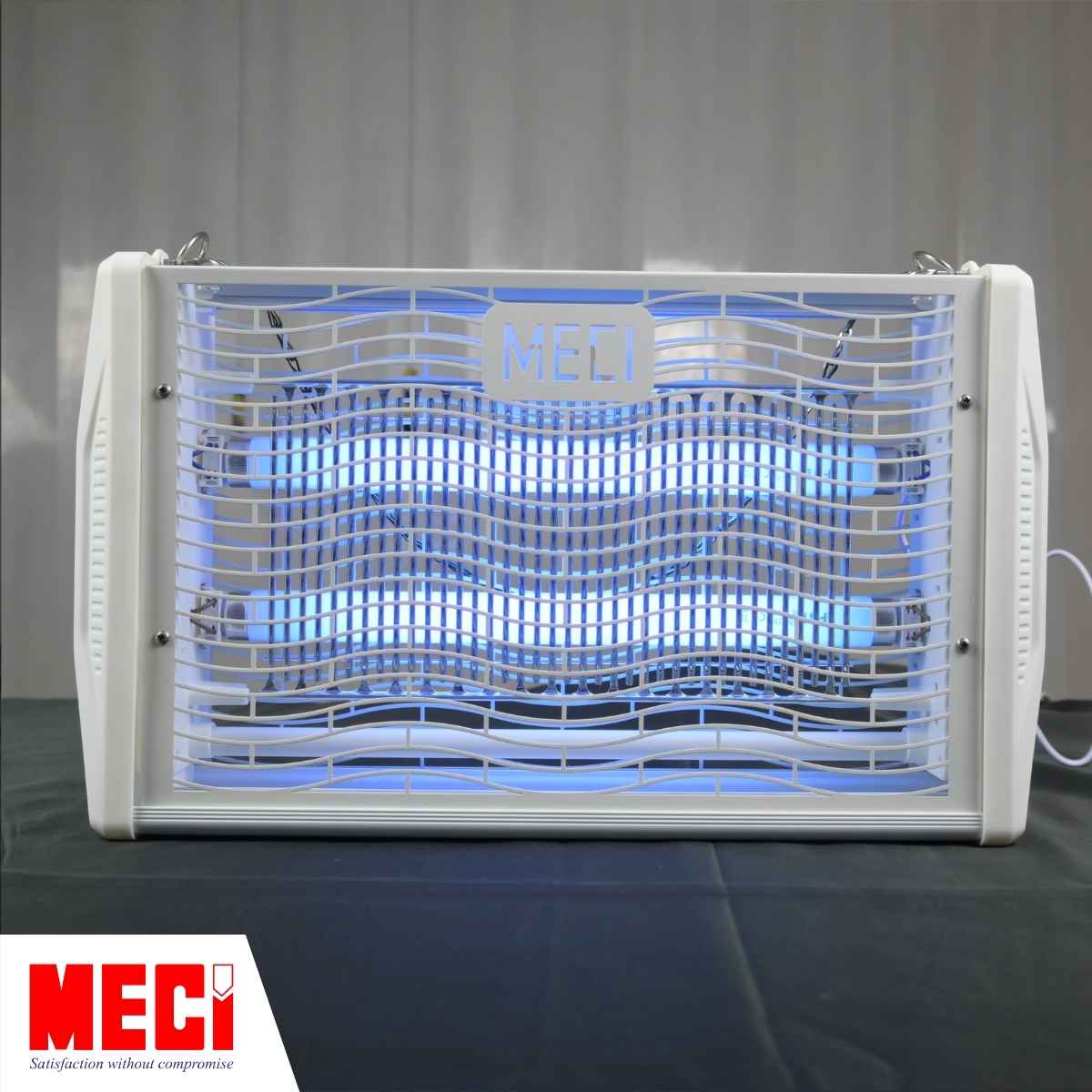 Đèn côn trùng MECI đang hoạt động