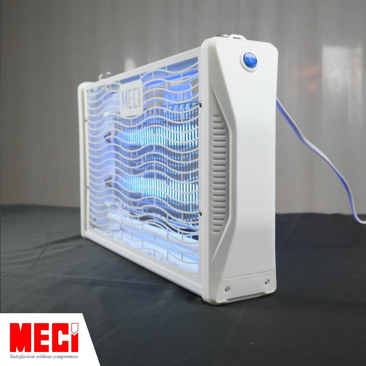 Đèn côn trùng MECI đang hoạt động