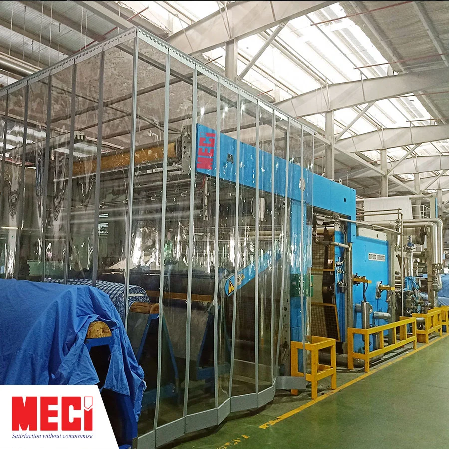 rèm nhựa nam châm lắp đặt vây quanh máy sản xuất tại nhà xưởng Luthai