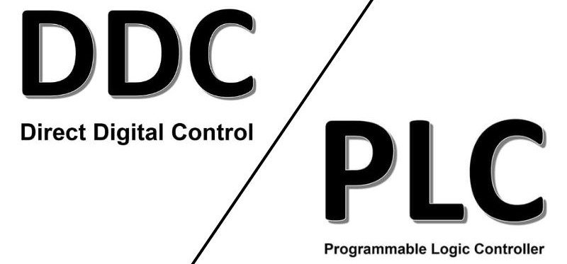 Ảnh được chia thành 2 phần. Phần bên trái là chữ DDC (Direct Digital Control) và bên phải là PLC (Programmable Logic Controller) được ngăn cách bởi dấu gạch màu đen.