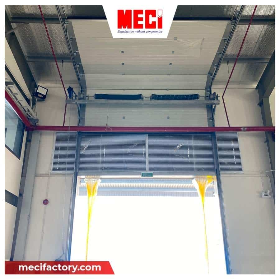 cửa trượt trần tại nhà máy đỉnh xanh - dạng song song với trần 